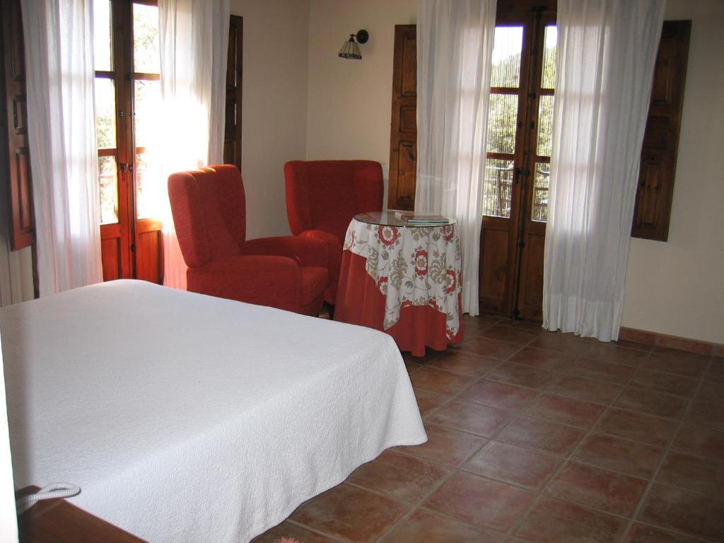 Hotel De Montana Cueva Ahumada Villaverde De Guadalimar Номер фото